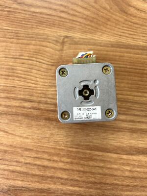 Motore avanzamento carta OEM W410494 W410494-01 W410494-02 Ricambio compatibile con minilab fotografico digitale Noritsu QSS3201 Motore trasporto carta fornitore