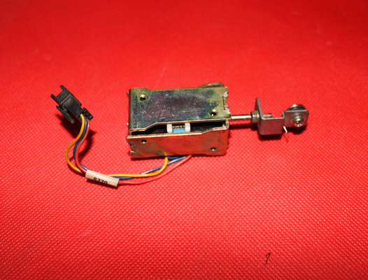 L'elettrovalvola a solenoide del pezzo di ricambio di Minilab di frontiera 350/370/355375 di Fuji 107H0041 ha usato fornitore